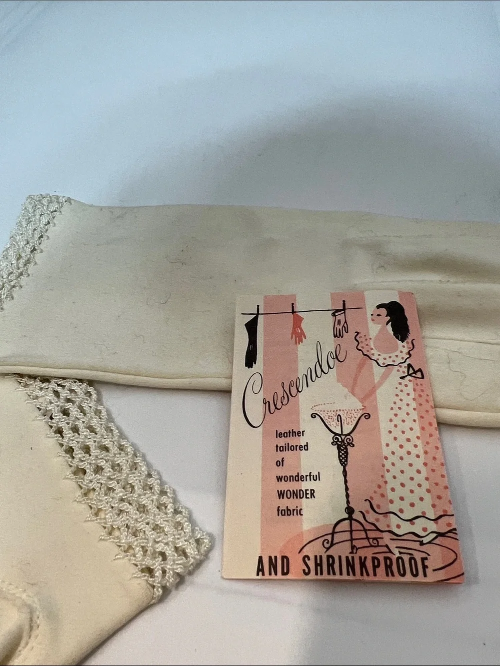 Vintage Crescendo White Dress Gloves Lace Trim Wonder Fabric Size 7½ Mid-Century
